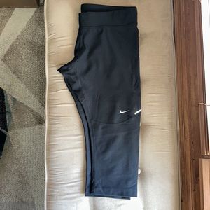 Nike Dri-Fit Cropped Leggings